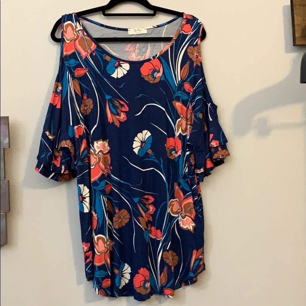 Be Stage Cold Shoulder top 3XL